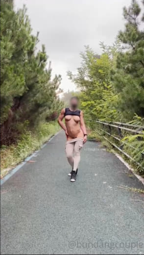 【2023-09-03】I'm pretty when I am naked !.m4v