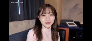 变性夫妇在万圣节与跨性别男子进行三人行